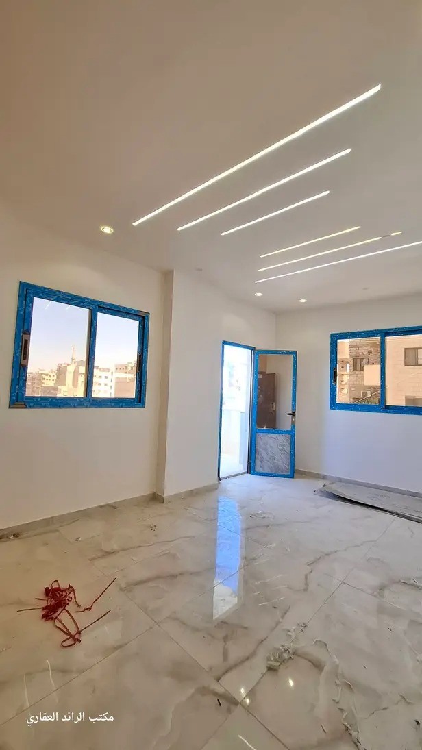 scaled_img_2_1765299219689